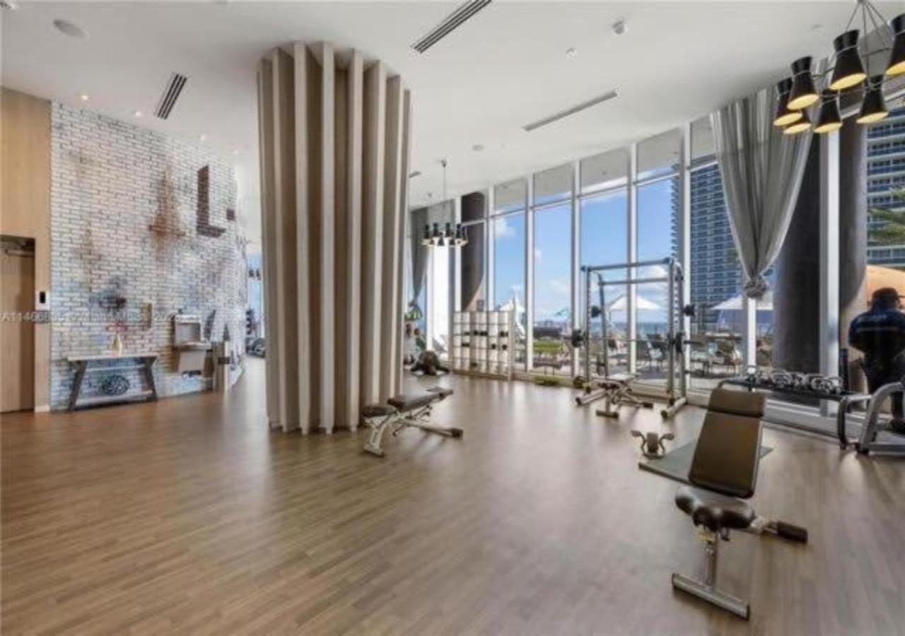 High Floor Corner 2 Bdr At Lyfe Resort Hollywood Exterior foto